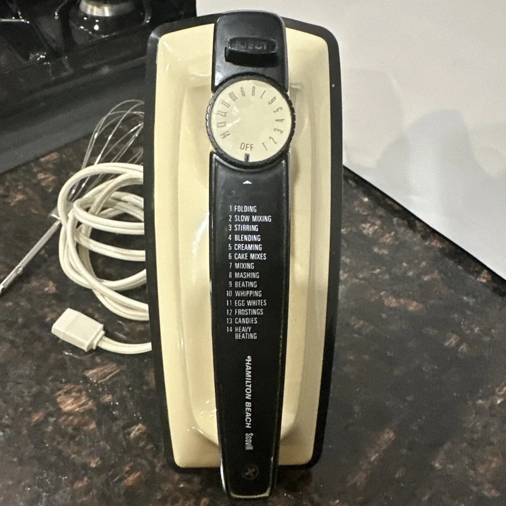 Vintage 1970s Hamilton Beach Scovill Electric Hand Mixer - Works!